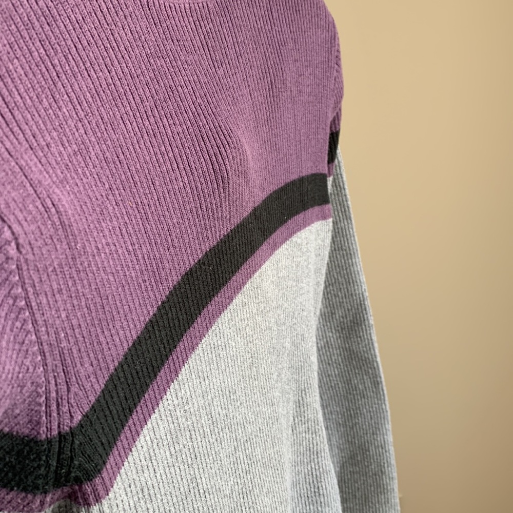 Colorblock Sweater - Picture 3 of 3